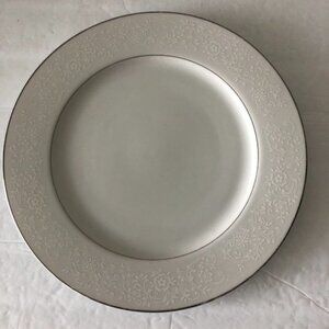ROYAL WENTWORTH CHRISTINA FINE CHINA 51 214 Round Dinner Plate White Silver Japa